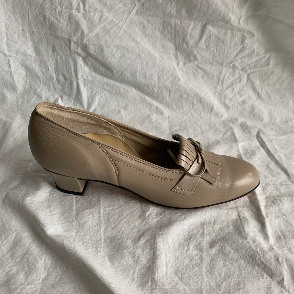 Foot Saver Size 9.5 A Leather Vintage Heels